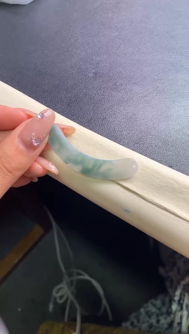 颈饰未镶嵌翡翠玉璜
