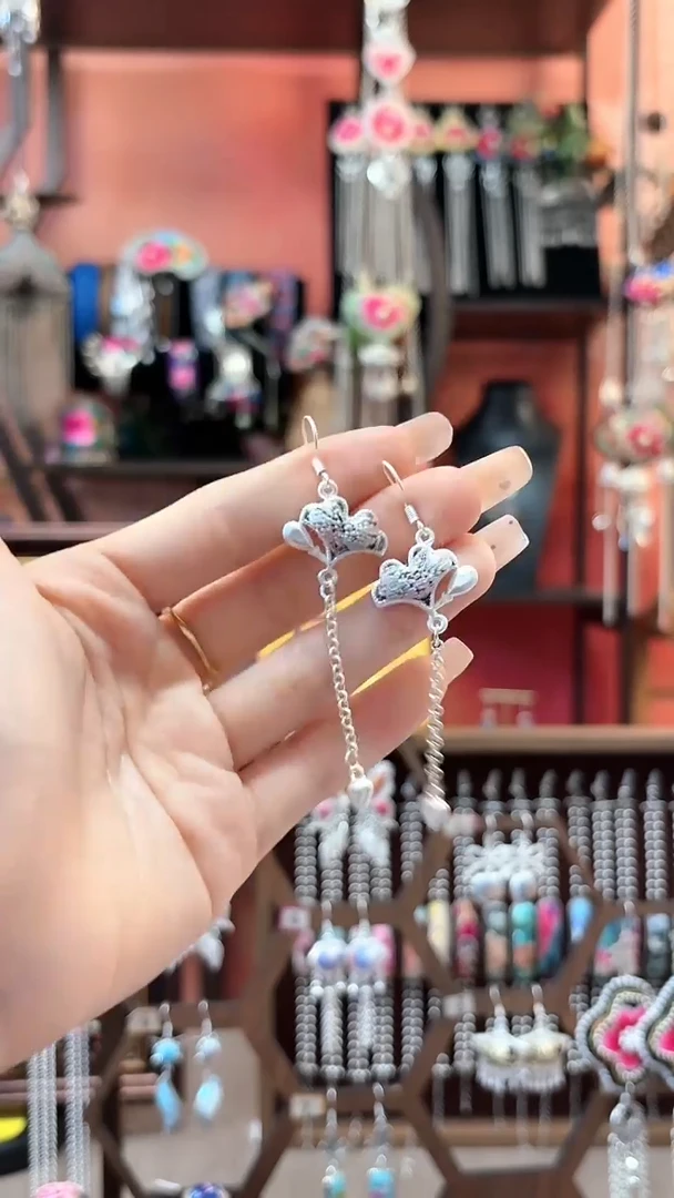 织绣云织谣民族风精美饰品   124