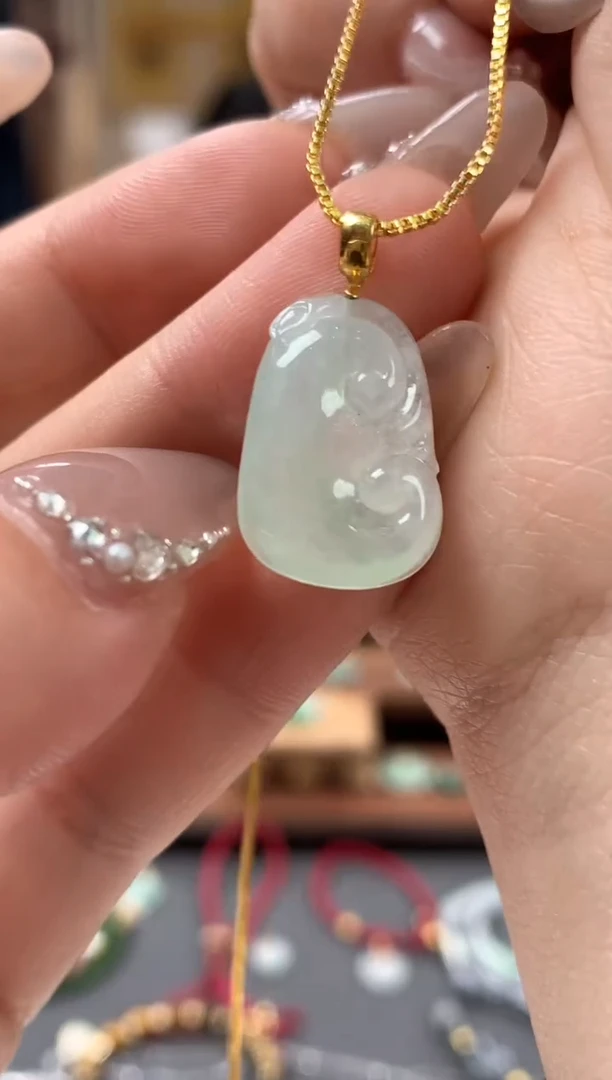 【闪购商品】翡翠吊坠(不含链)18K金镶嵌如意