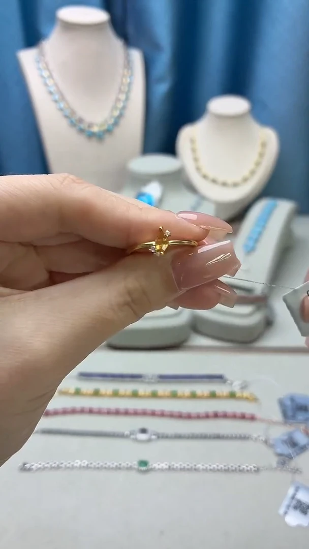 戒指彩色蓝宝石银S925镶嵌060JH0101产品一个（多样性）