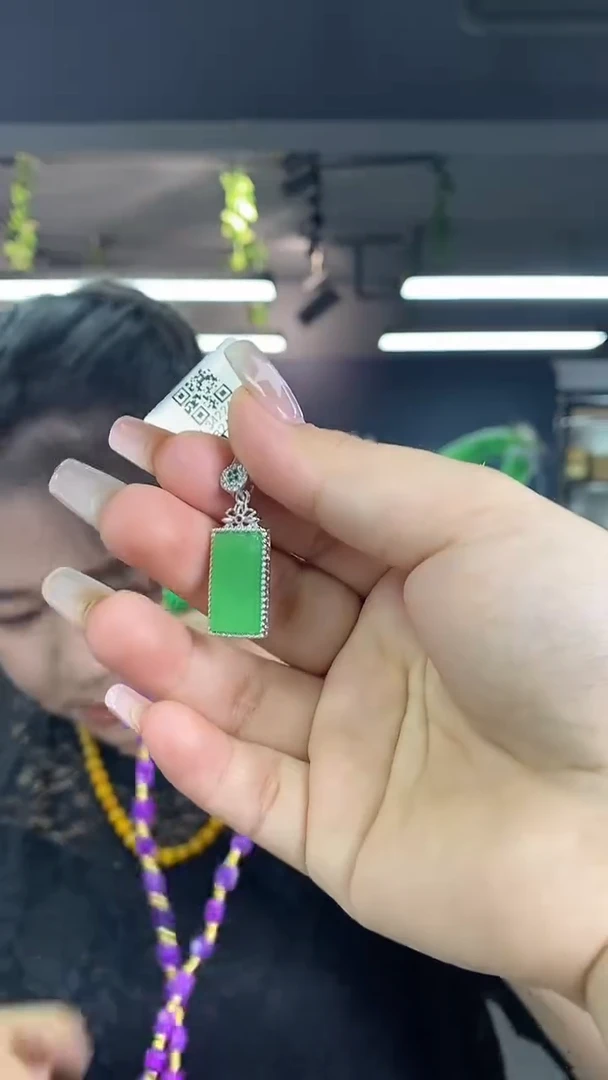 翡翠未镶嵌吊坠(不含链)多样性发其一颜色微差