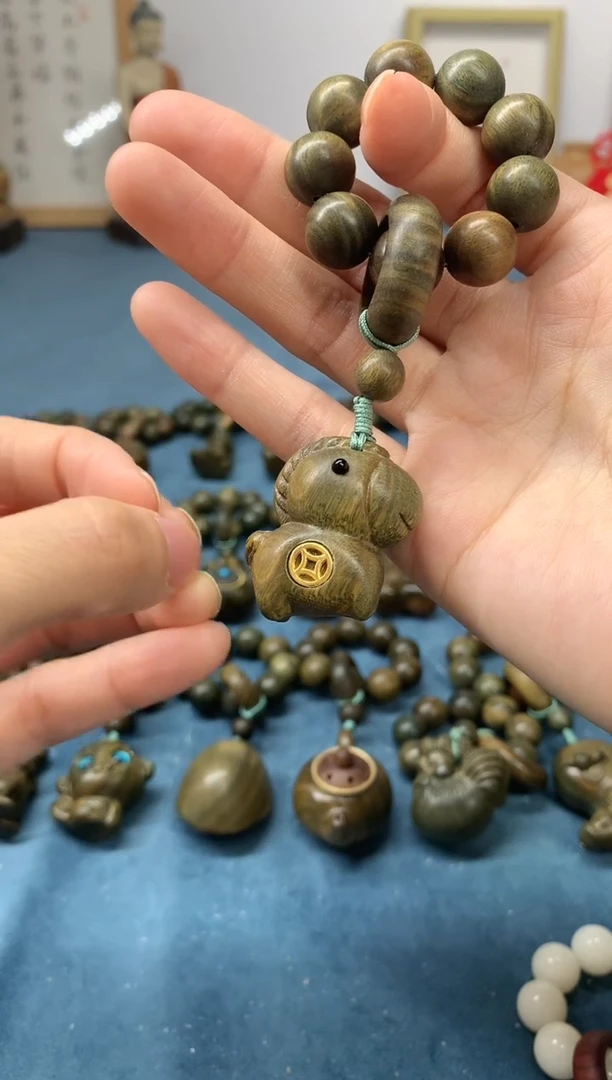 【闪购商品】维腊木（绿檀）把件马上有钱 盘玩件