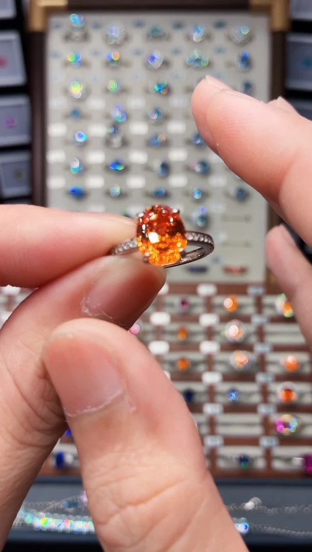 银S925镶嵌戒指石榴石（芬达石）1888