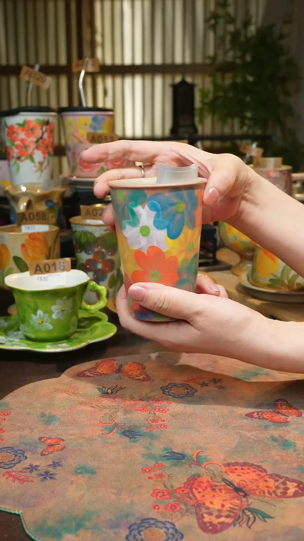 陶瓷景德镇高温釉下手绘陶瓷