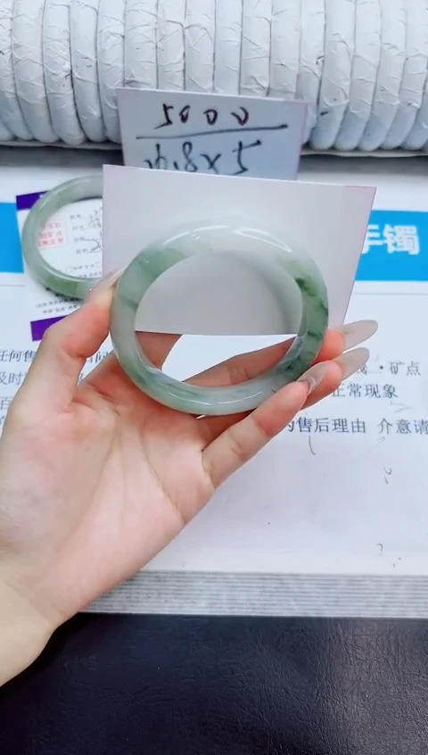 未镶嵌手镯石英质玉121/58