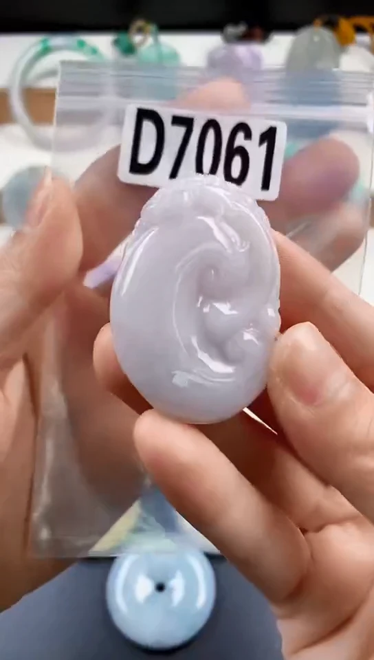 颈饰未镶嵌翡翠天然翡翠吊坠挂饰