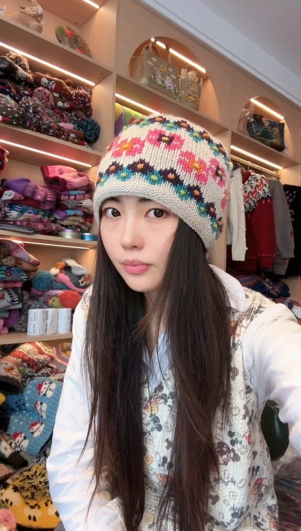 美丽如灰色七球帽