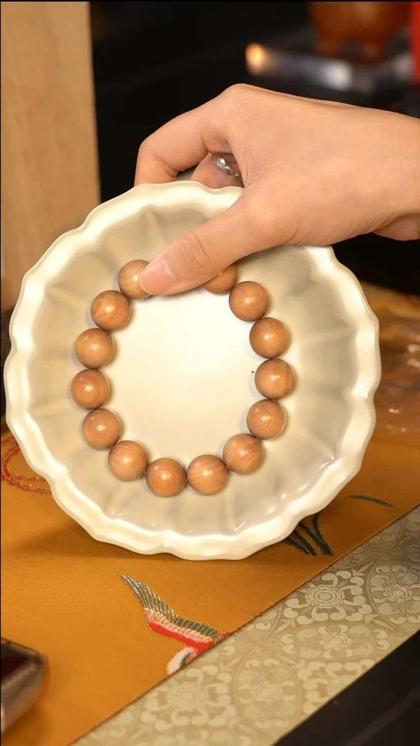 G印巷印度老山檀瓷器1.5*15 沉水