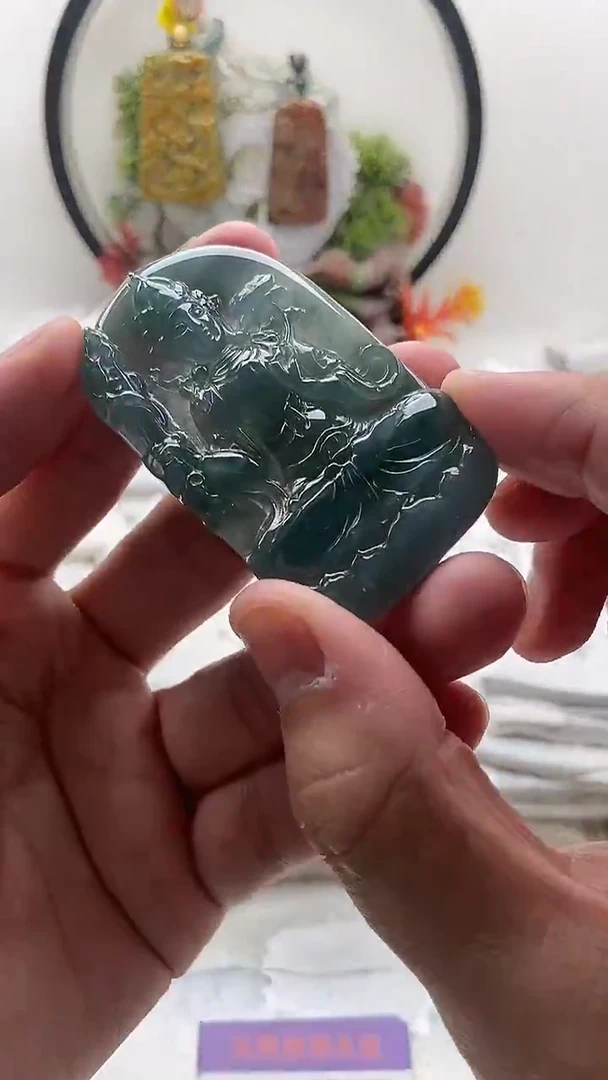 颈饰未镶嵌翡翠虚空藏