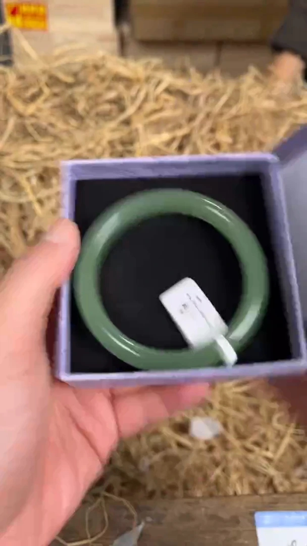 未镶嵌手镯石英质玉编号M-323