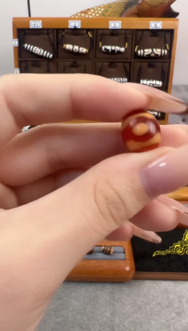 玛瑙/玉髓（覆膜）颈饰未镶嵌34.（微瑕）