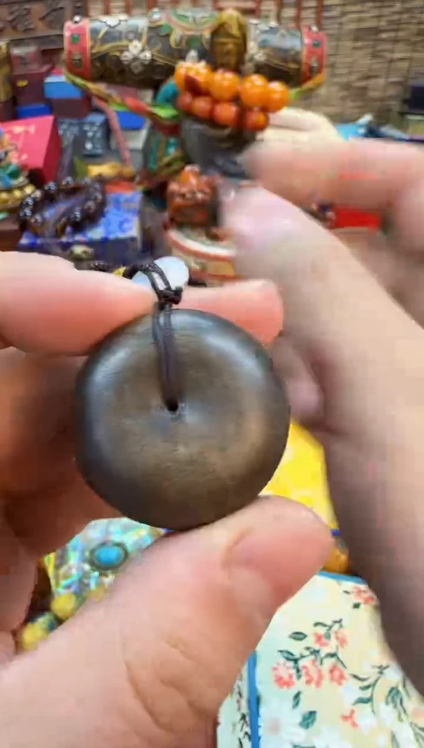 【闪购商品】滴血莲花菩提吊坠当天订单当天直发如图所示