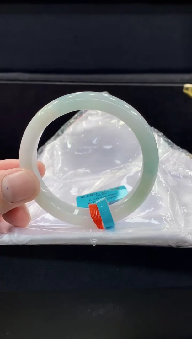 未镶嵌手镯翡翠翡翠手镯
