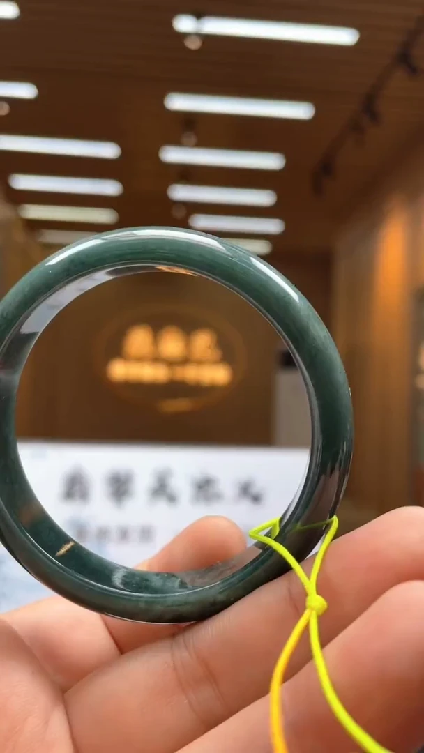 翡翠手镯未镶嵌********71