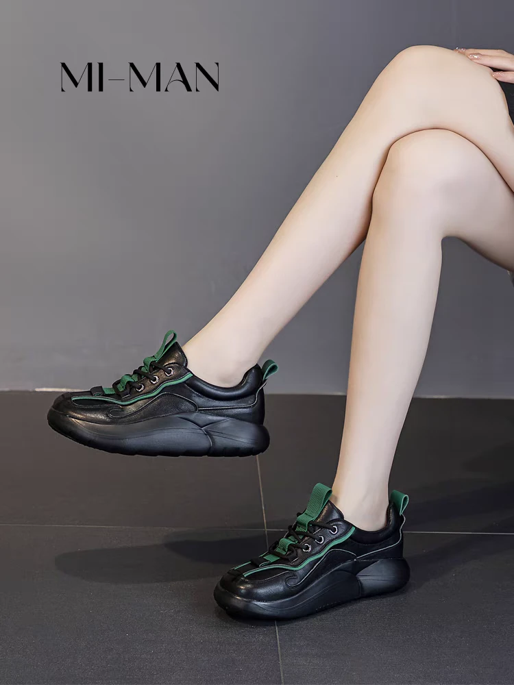 66608(黑熊猫)头层牛皮复古手工休闲鞋