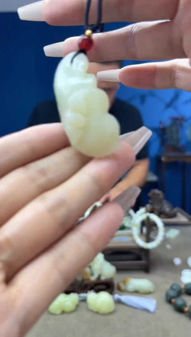 和田玉未镶嵌颈饰1