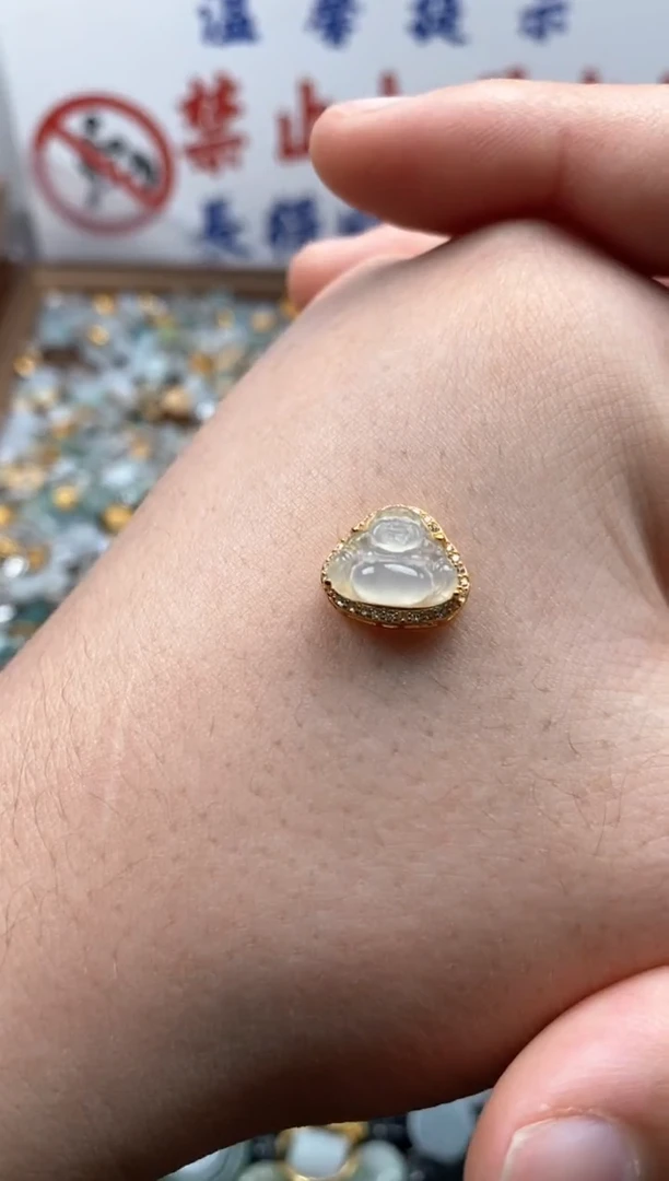 【闪购商品】翡翠颈饰未镶嵌哥哥