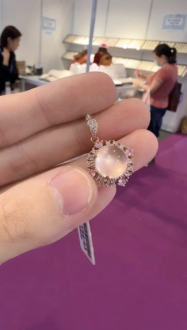 颈饰银S925镶嵌芙蓉石10mm星光粉水晶吊坠