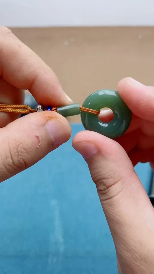 和田玉未镶嵌颈饰1