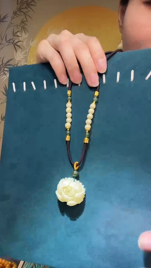 未镶嵌琥珀裸石A1025天然蜜蜡