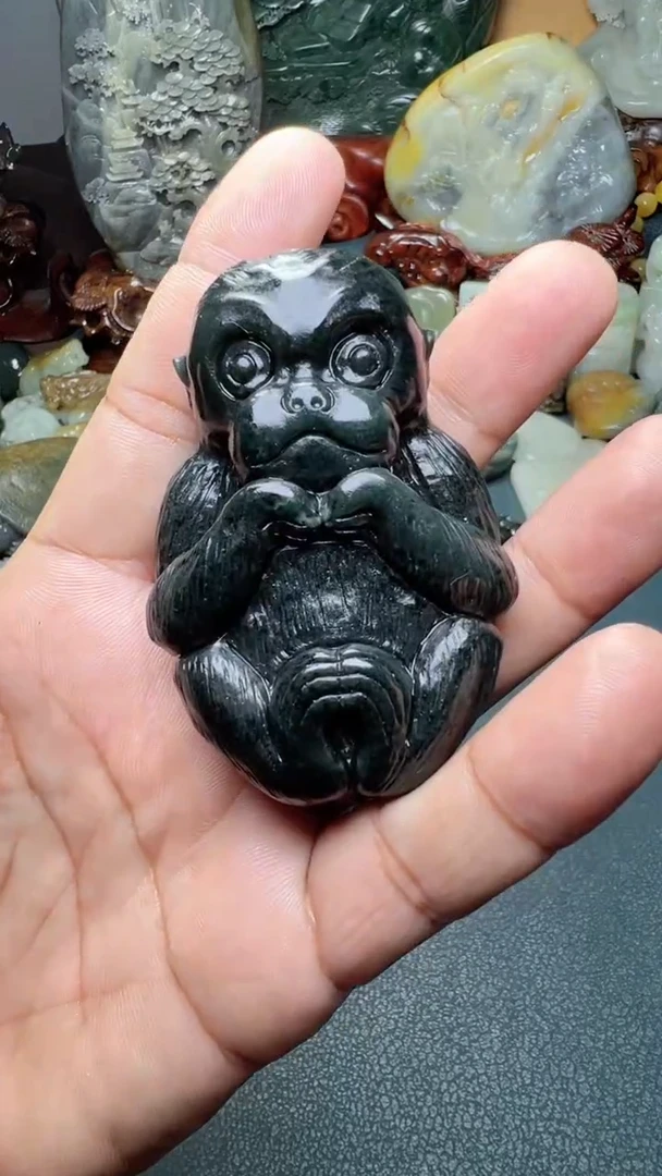 和田玉未镶嵌把件-