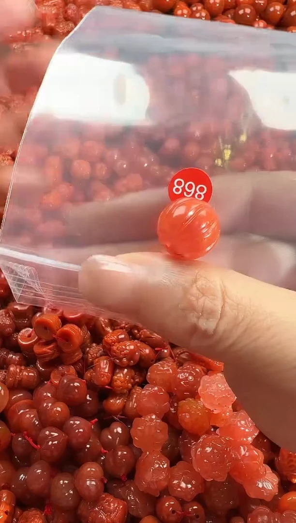 颈饰未镶嵌南红玛瑙1