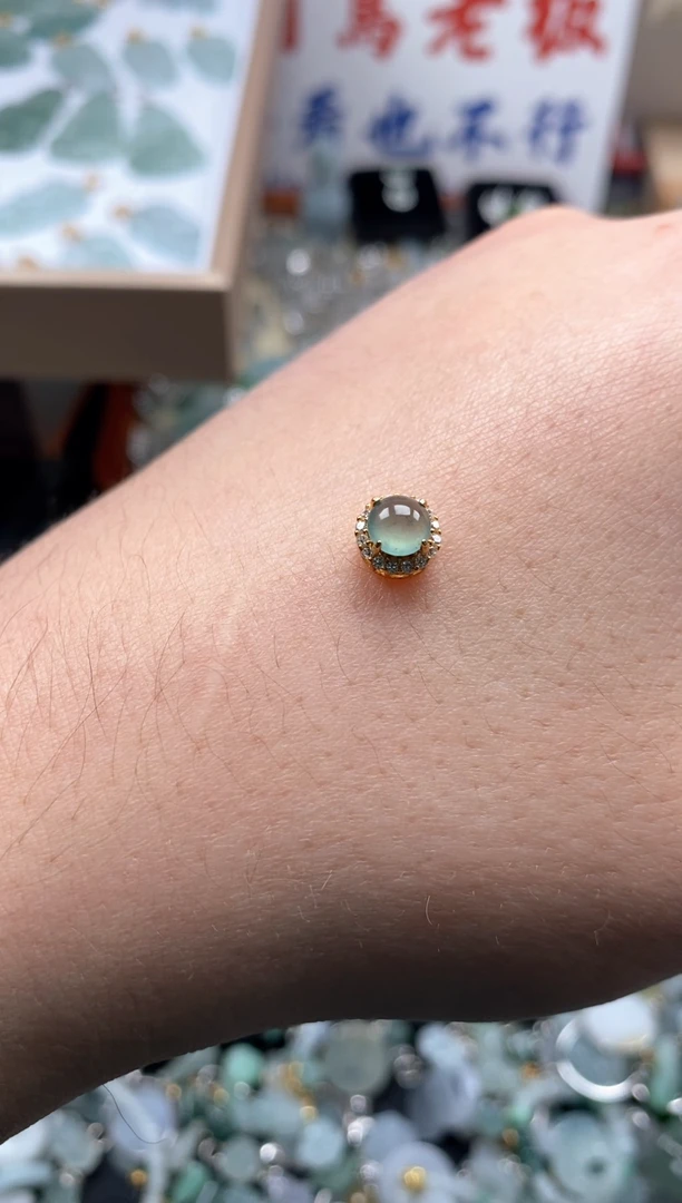 【闪购商品】翡翠颈饰未镶嵌哥哥