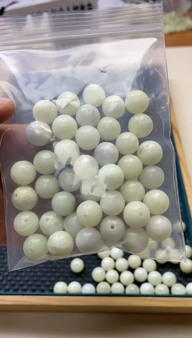 【闪购商品】蛇纹石玉其它未镶嵌多样性发货一个