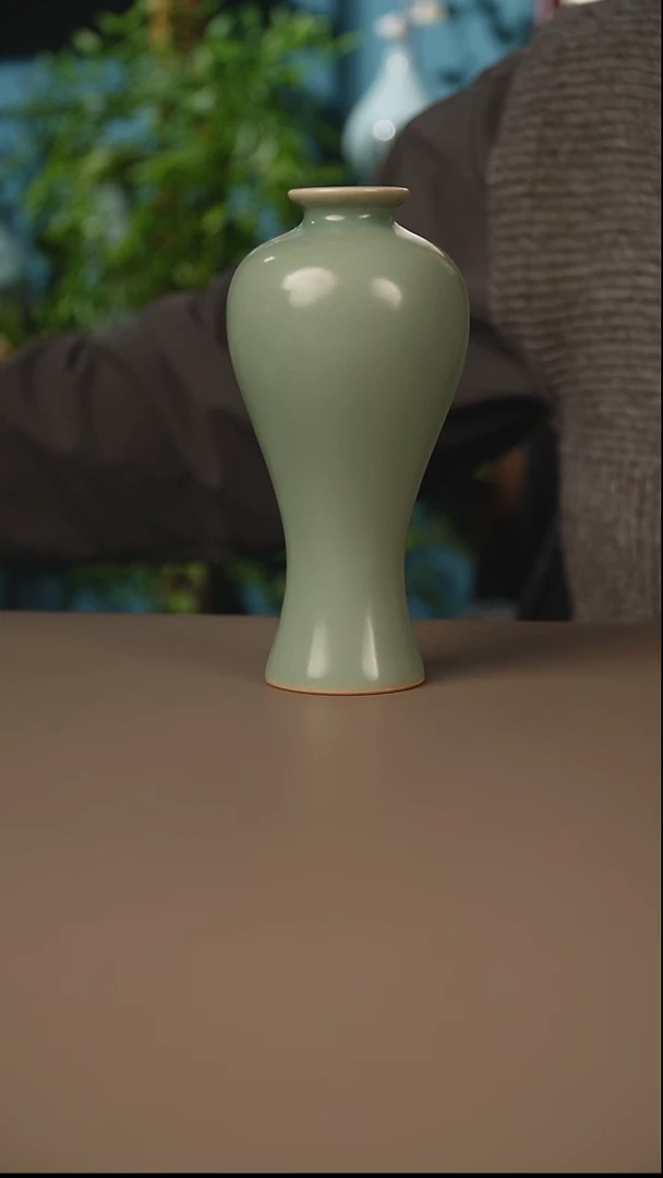 仿古青绿梅瓶一级
