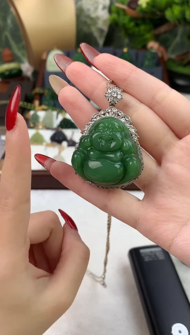 颈饰未镶嵌和田玉吊坠