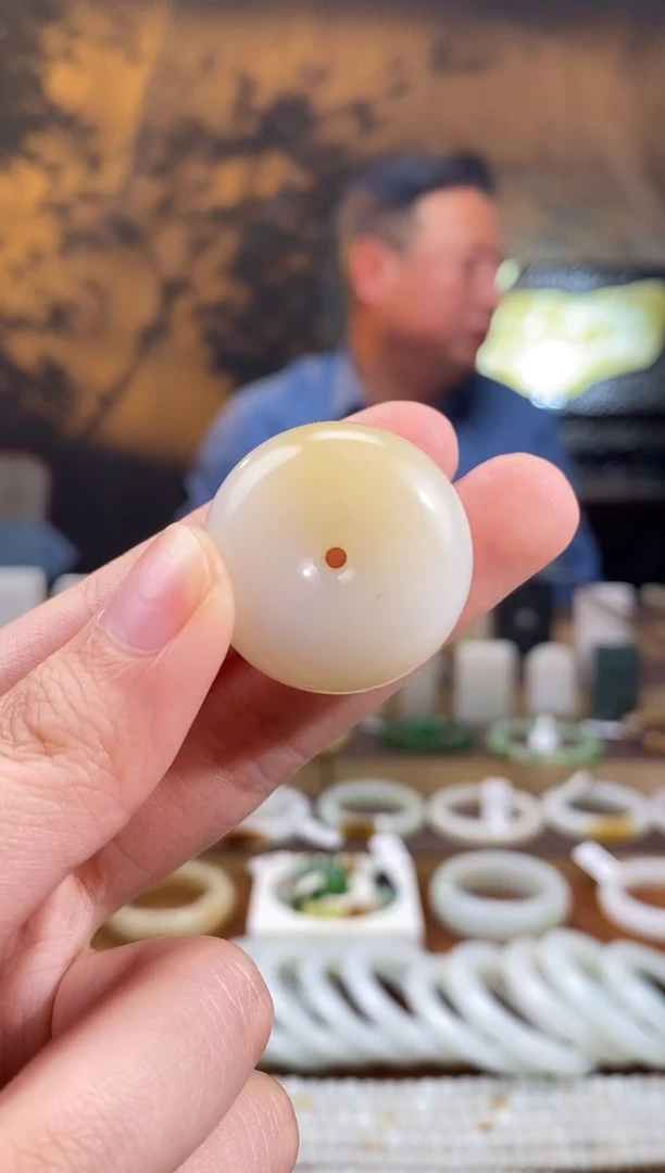 颈饰未镶嵌和田玉黄金糖 平安扣 30mm