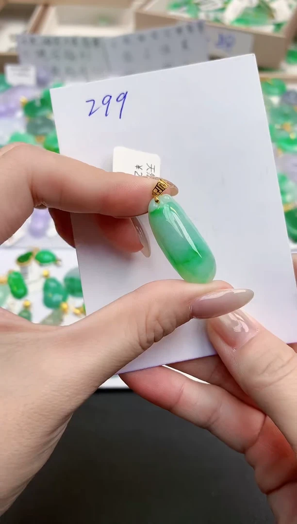 颈饰18K金镶嵌翡翠天然缅甸A货翡翠