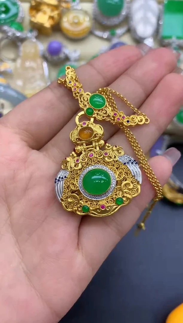 颈饰18K金镶嵌翡翠521-中国好珍宝