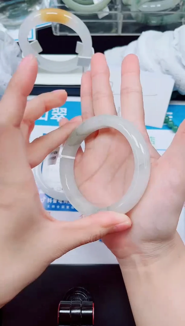 未镶嵌手镯石英岩玉104-60/61