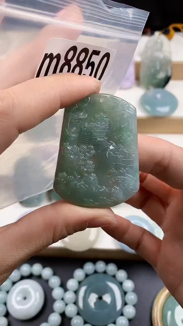 颈饰未镶嵌翡翠天然翡翠吊坠挂件