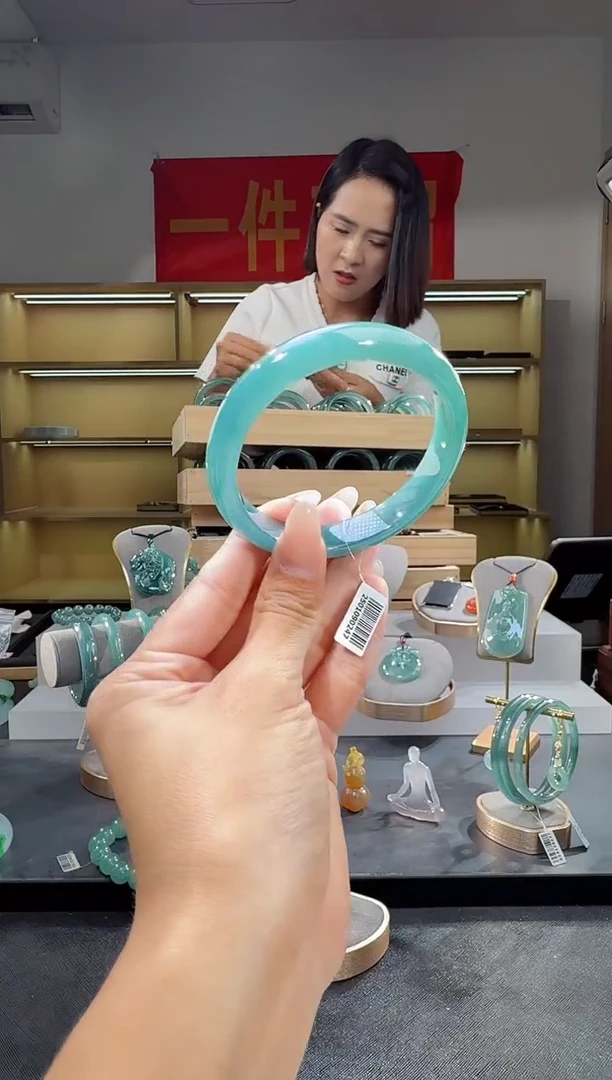 未镶嵌手镯翡翠60圈