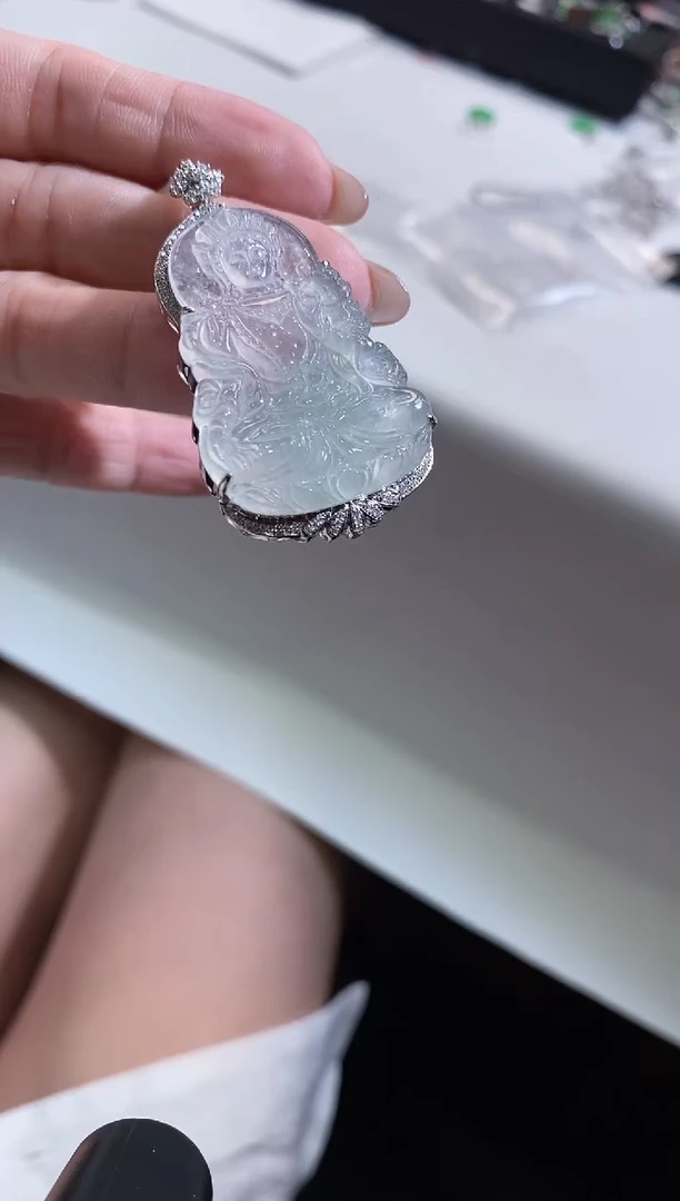 翡翠18K金镶嵌吊坠(不含链)度母