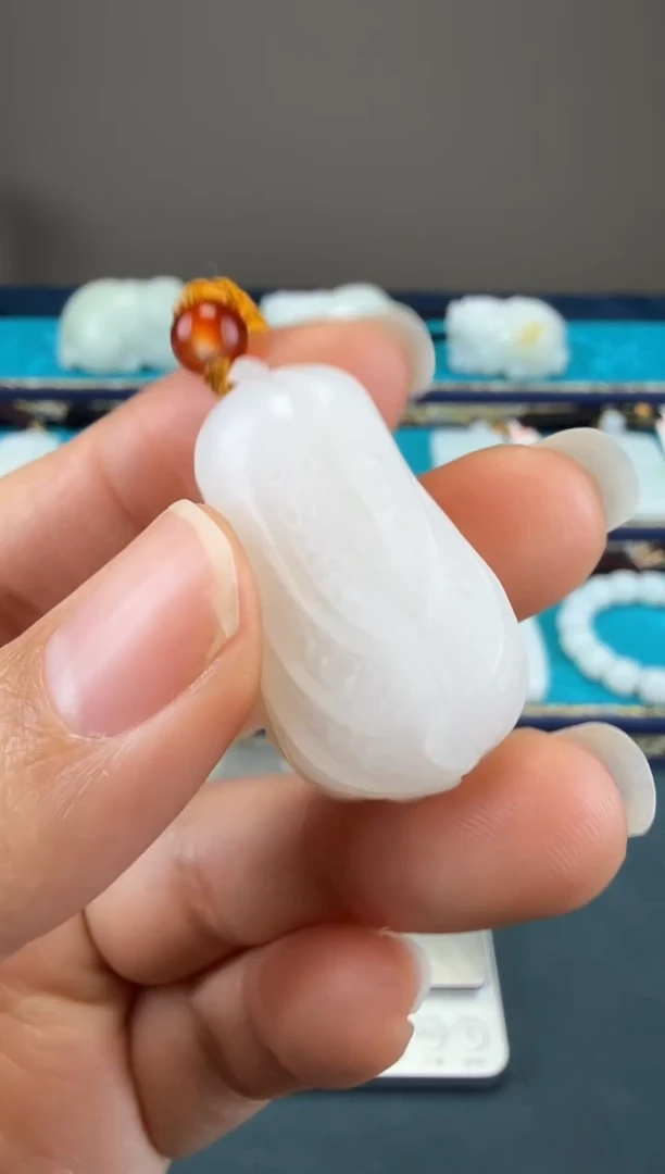 颈饰未镶嵌和田玉1