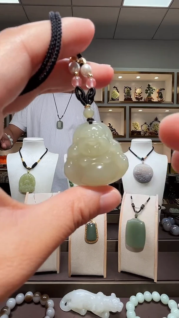 和田玉未镶嵌颈饰苏