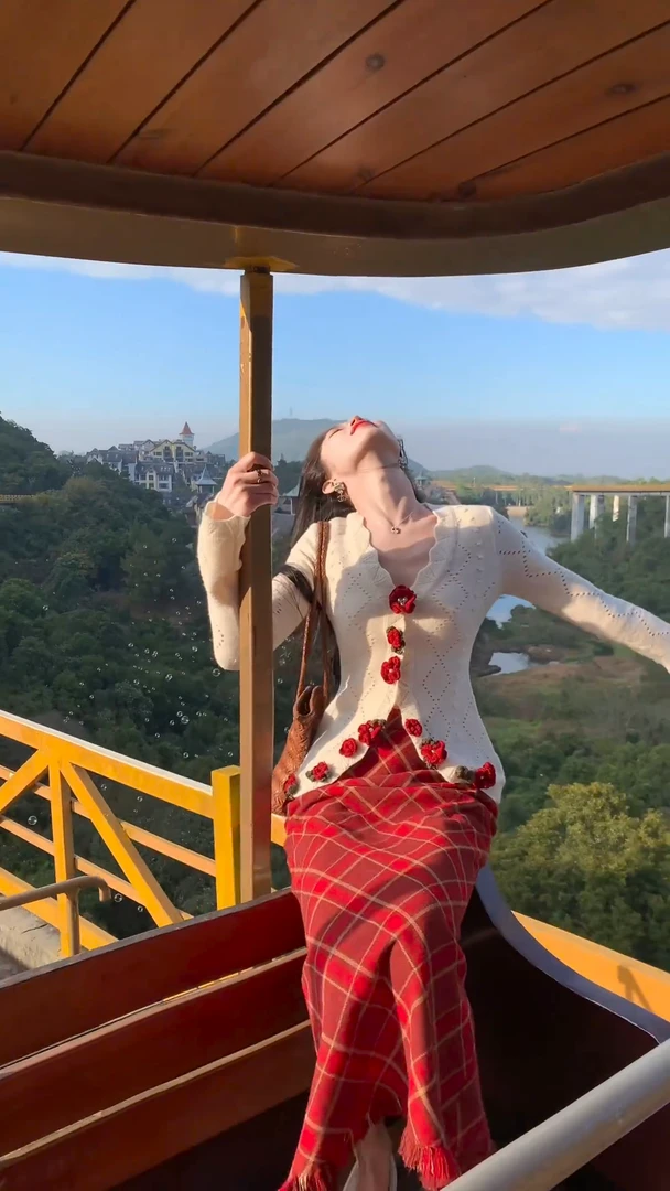 2026秋冬新款女法式小香风气质显瘦针织开衫复古格子半身裙两件套