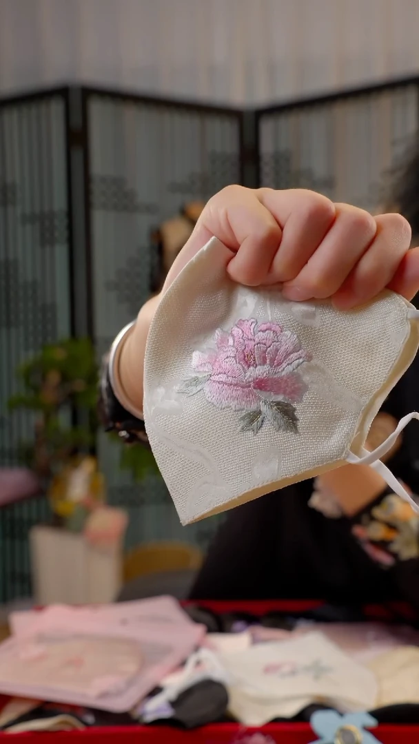 刺绣?****?非遗绒花手工饰品