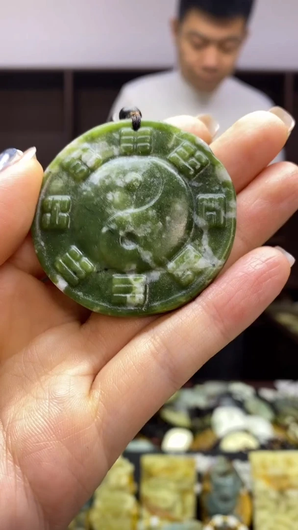 未镶嵌岫玉挂件