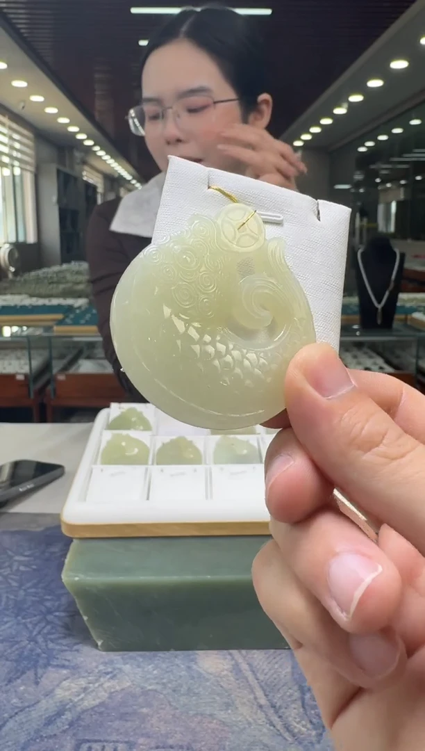 颈饰未镶嵌和田玉大连年有余吊坠/配绳