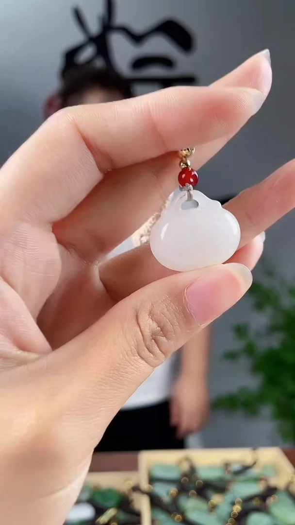 和田玉未镶嵌颈饰拍一发一，多样性发货