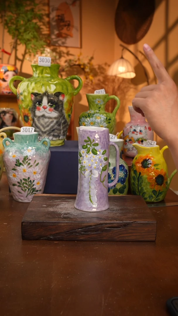 摆件16-3口径7高度19 1-2误差手工手绘有些许色差 完美慎拍