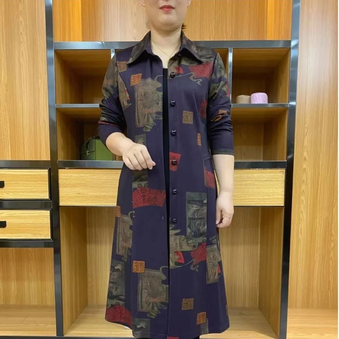 2025新款中老年妈妈装大码中长款风衣印花外套女秋季遮肉显瘦大衣