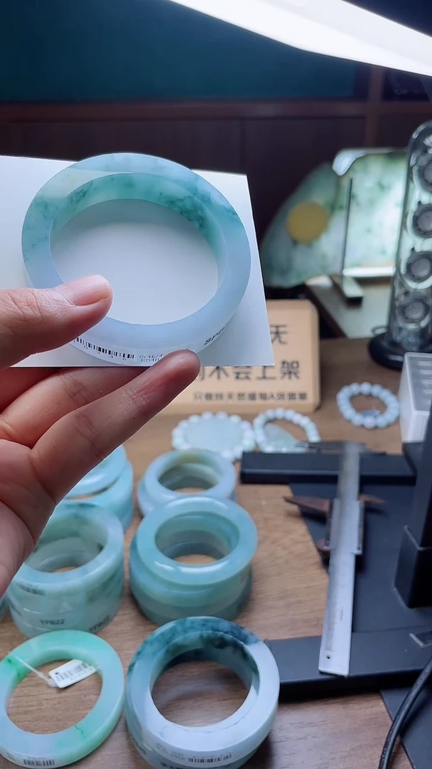 定制翡翠手镯未镶嵌定制