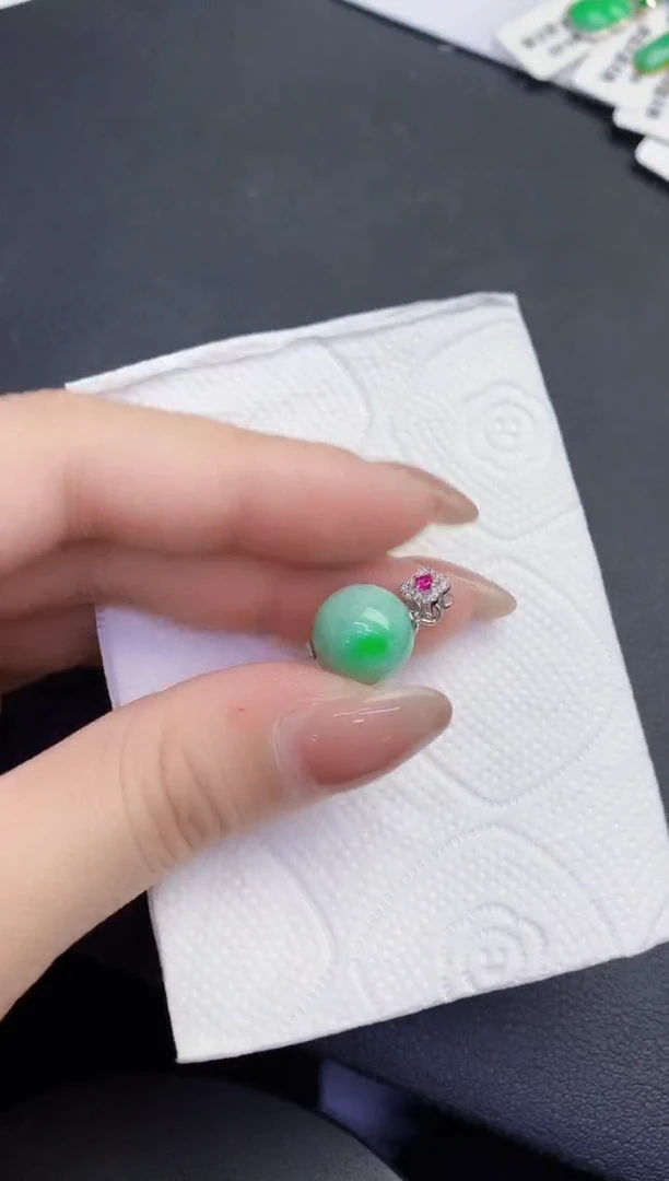 颈饰未镶嵌翡翠缅甸天然翡翠A货