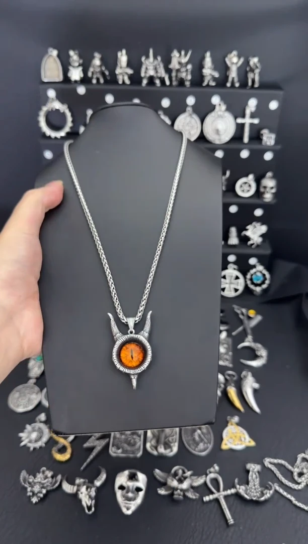 钛钢树脂羊角吊坠搭配龙骨项链60CM长