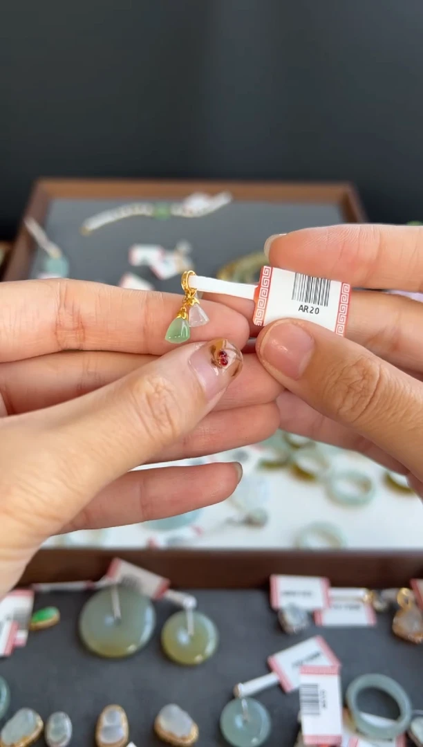 颈饰18K金镶嵌翡翠524号买断